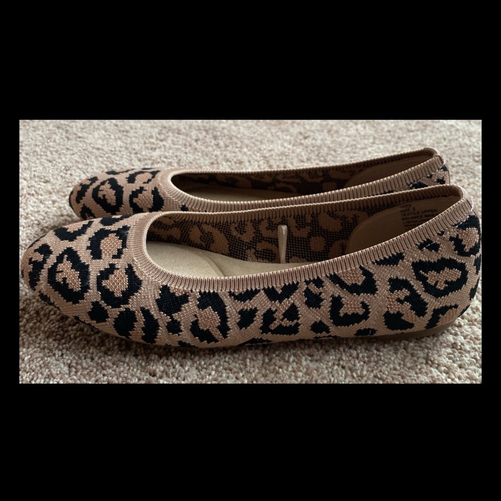 NEW Woman’s Knit Ballet Cushioned Flats Leopard Print. Size 6, 7 & 11 - Picture 3 of 5